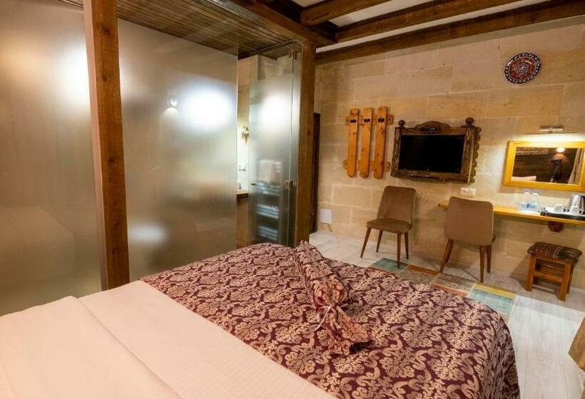 اتاق استاندارد, In Stone House