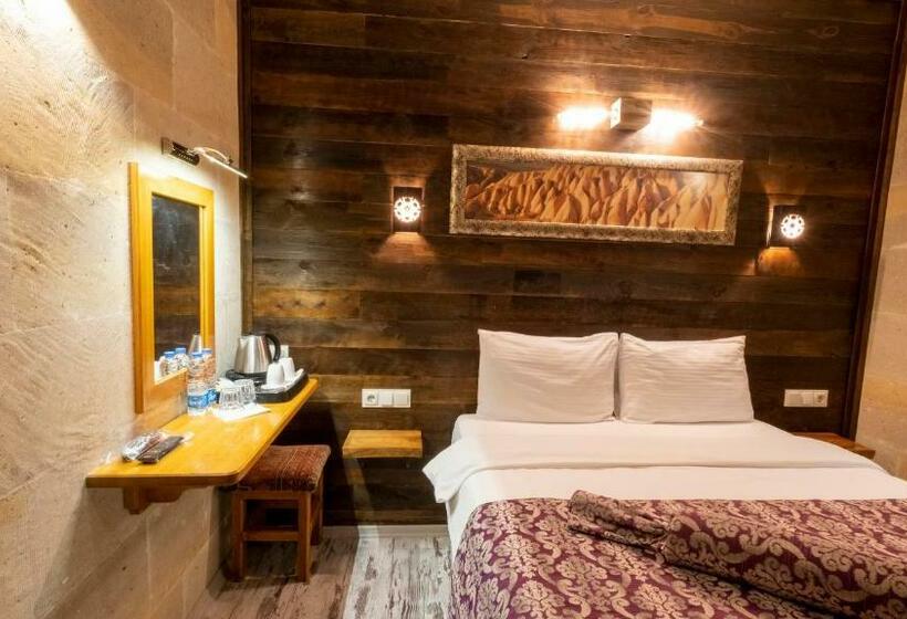 اتاق استاندارد, In Stone House