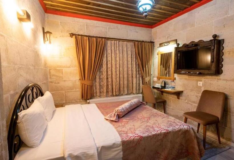 اتاق استاندارد, In Stone House