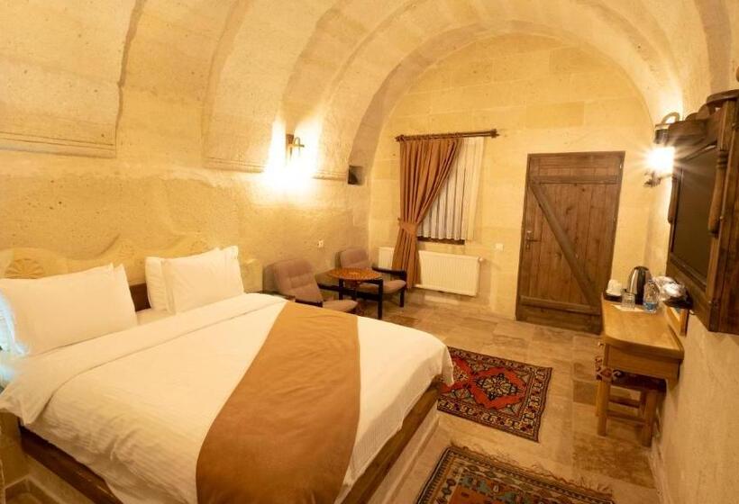 سوئیت پریمیوم, In Stone House