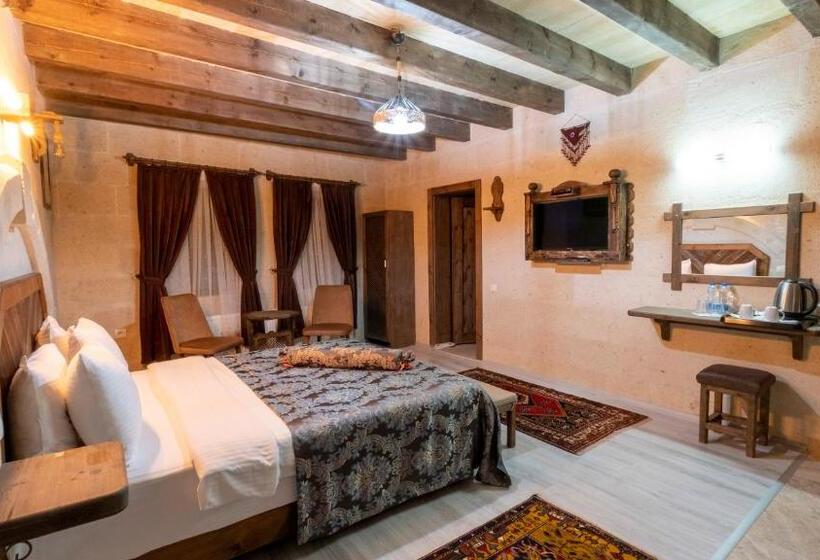 اتاق لوکس, In Stone House