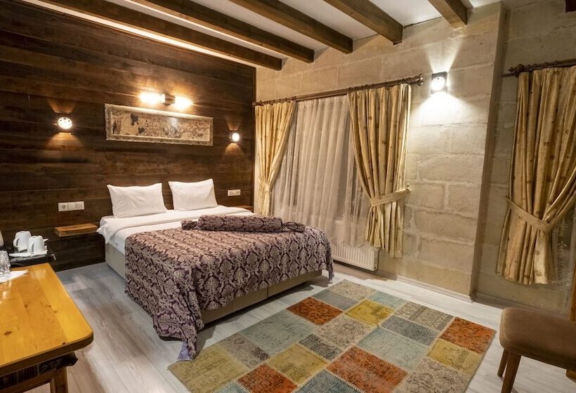 اتاق استاندارد, In Stone House