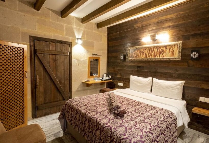 اتاق استاندارد, In Stone House