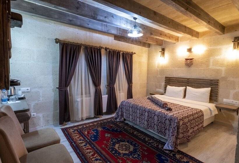 اتاق استاندارد, In Stone House