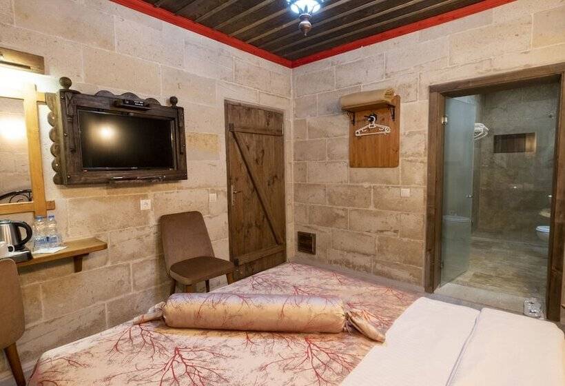 اتاق استاندارد, In Stone House