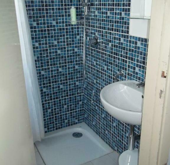 غرفة قياسية, Italia