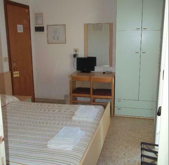 غرفة قياسية, Italia