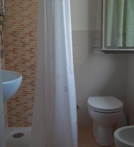 غرفة قياسية, Italia