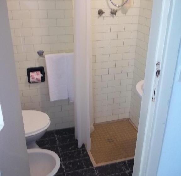 غرفة قياسية, Italia