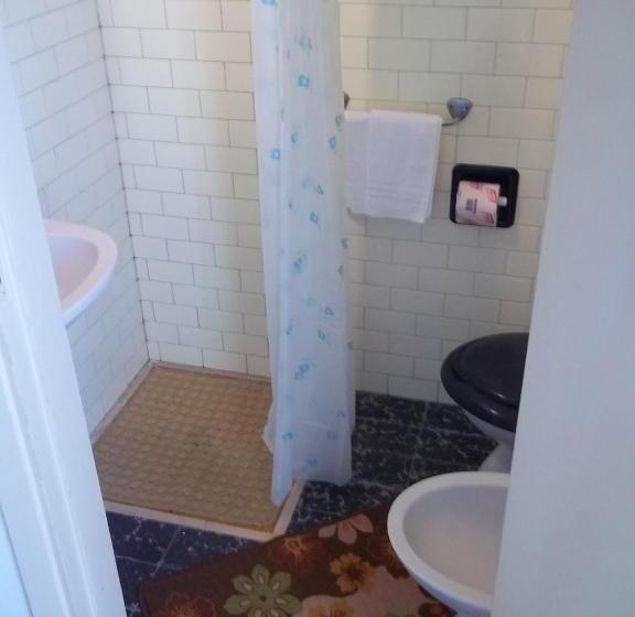 غرفة قياسية, Italia