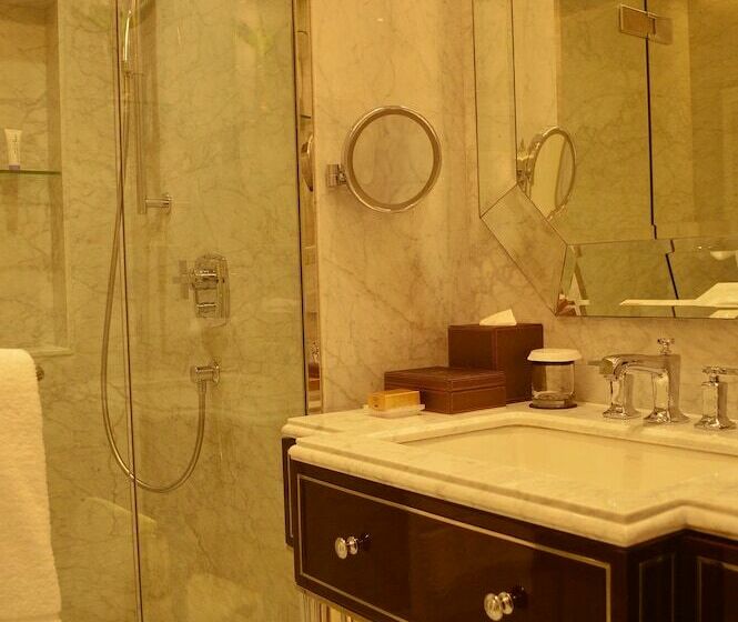 デラックスルーム, Xi An Jue Vu