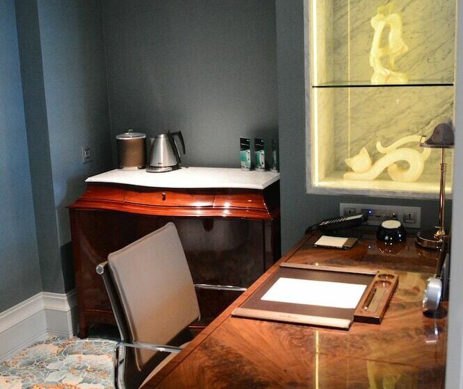 デラックスルーム, Xi An Jue Vu