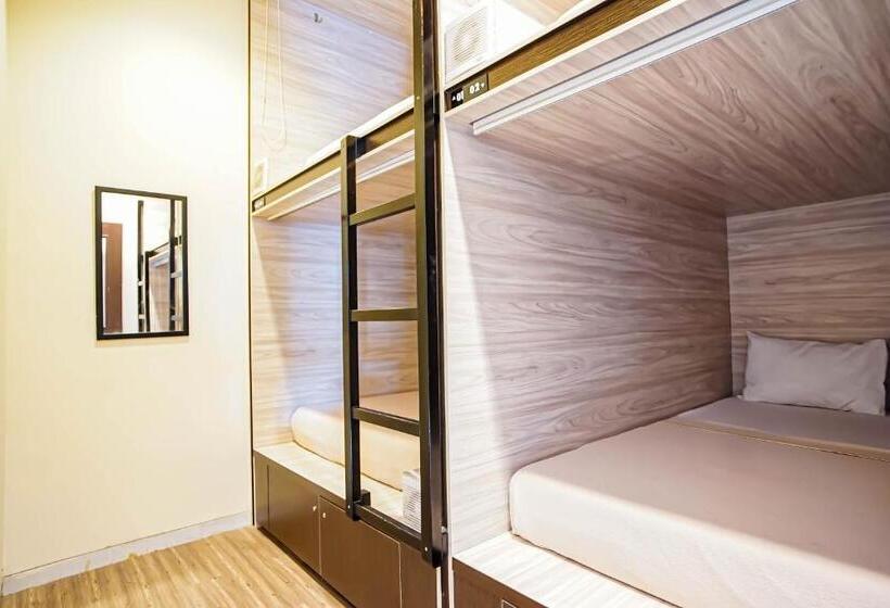 מיטה בחדר משותף, Dd Living