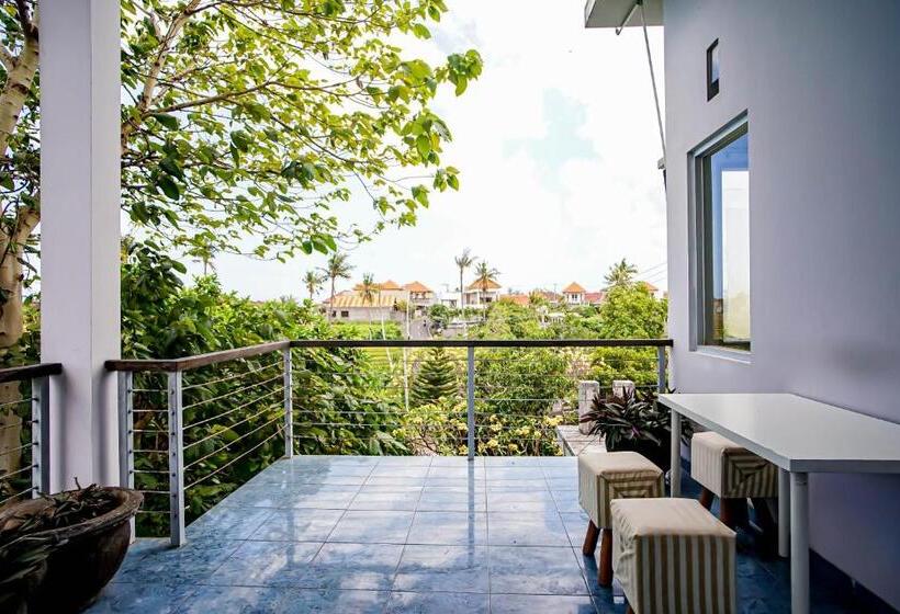 חדר משפחתי, Dd Living