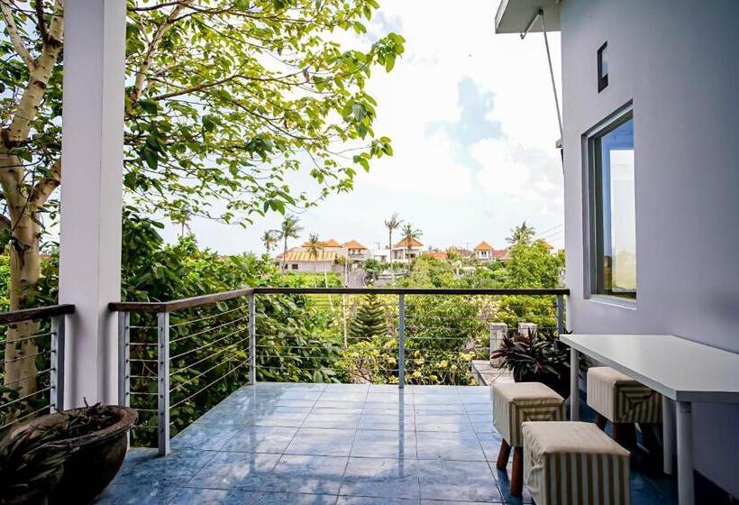 חדר משפחתי, Dd Living