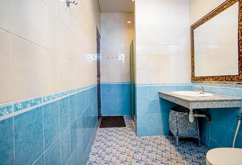 חדר משפחתי, Dd Living