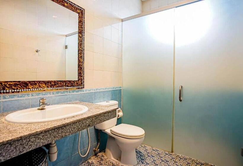 חדר משפחתי, Dd Living