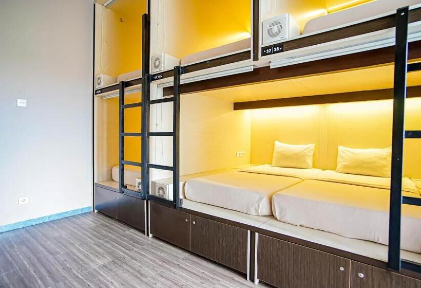 חדר משפחתי, Dd Living