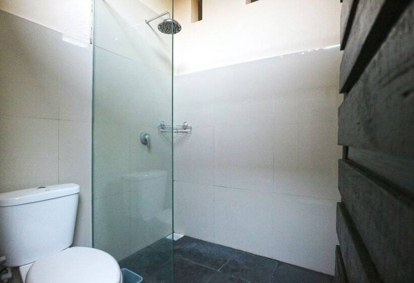 מיטה בחדר משותף, Dd Living