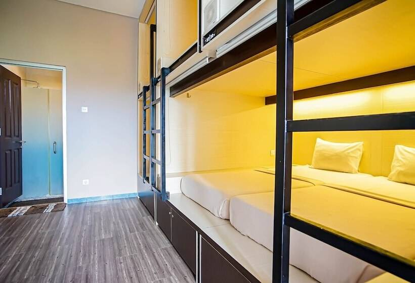 חדר משפחתי, Dd Living