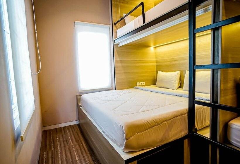 מיטה בחדר משותף, Dd Living