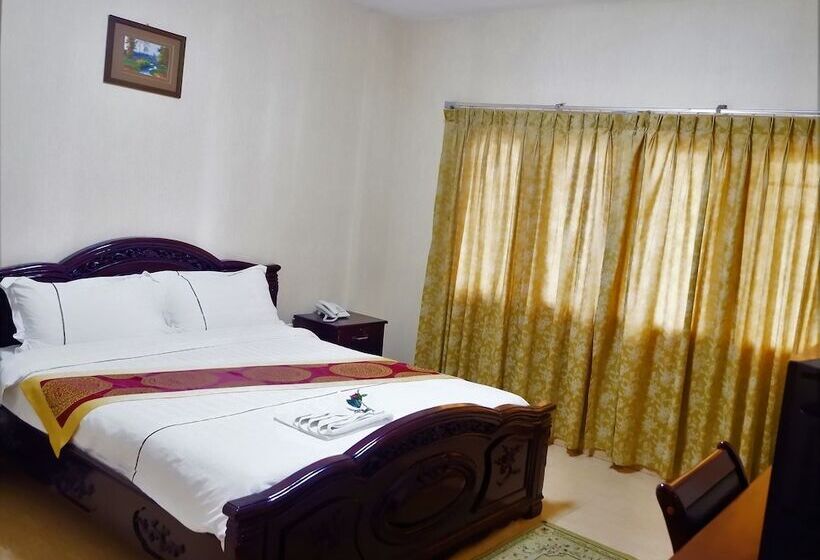 חדר סטנדרט, Lyly