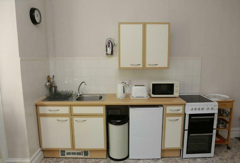 スタンダードスタジオ, Abbey View Holiday Flats