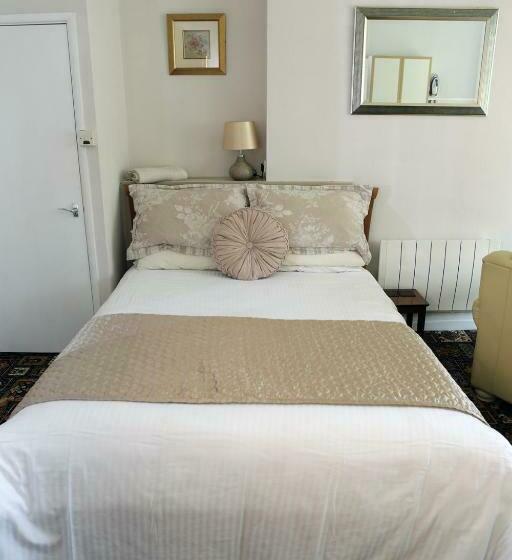 スタンダードスタジオ, Abbey View Holiday Flats