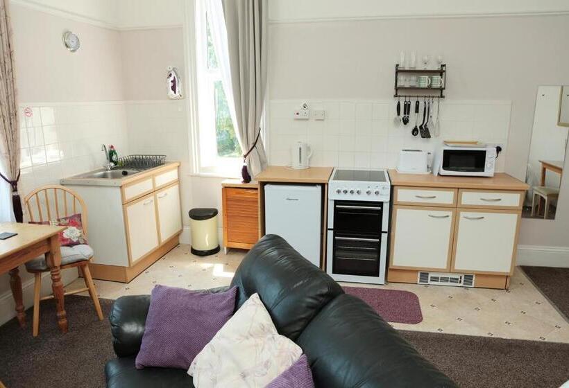 スタンダードスタジオ, Abbey View Holiday Flats