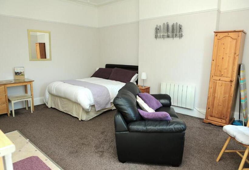 スタンダードスタジオ, Abbey View Holiday Flats