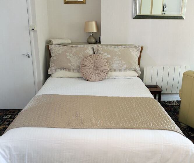 スタンダードスタジオ, Abbey View Holiday Flats