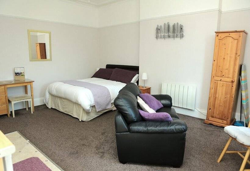 スタンダードスタジオ, Abbey View Holiday Flats