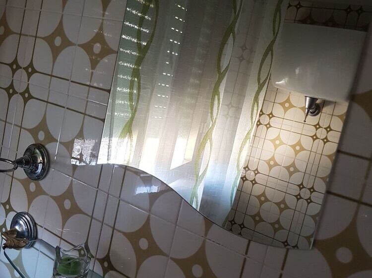 غرفة قياسية ثلاثية, B&b Dolce Casa