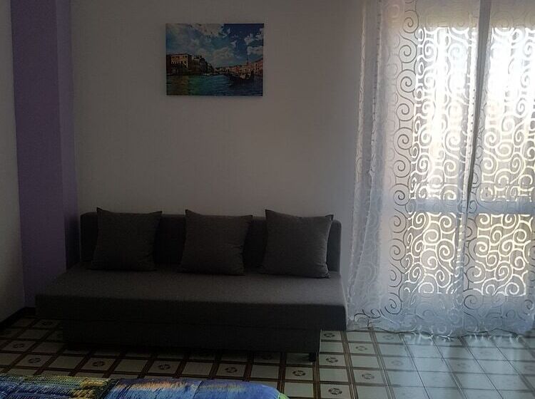 غرفة قياسية رباعية, B&b Dolce Casa