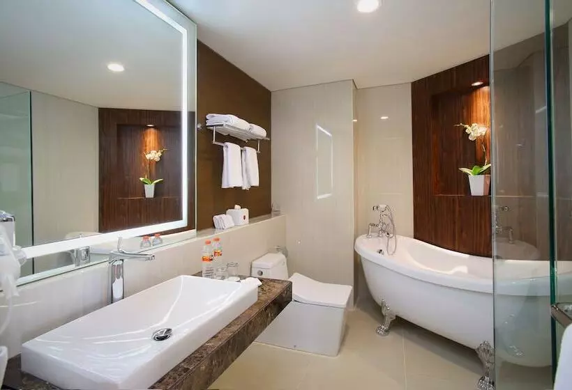 Junior Suite, Grandhika Hotel Semarang
