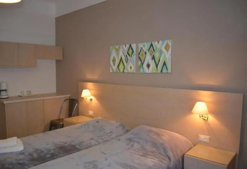 استودیوی استاندارد با چشم‌انداز شهر, Archontissa Rooms