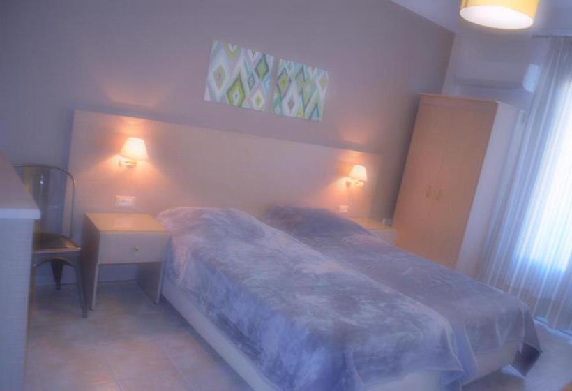 اتاق استاندارد سه نفره, Archontissa Rooms