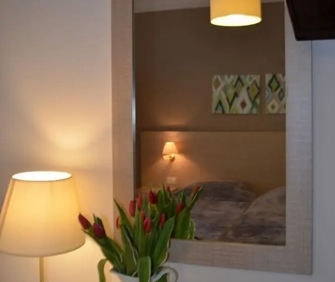 اتاق استاندارد با چشم‌انداز شهر, Archontissa Rooms