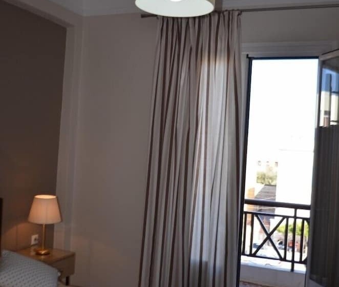 اتاق استاندارد سه نفره, Archontissa Rooms