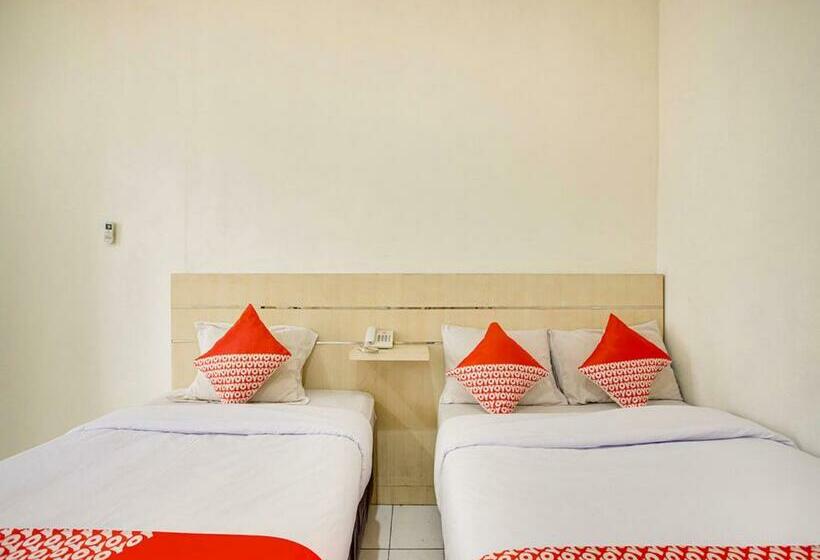 Suite Superior, Reddoorz @  Arimbi Dewi Sartika Baru