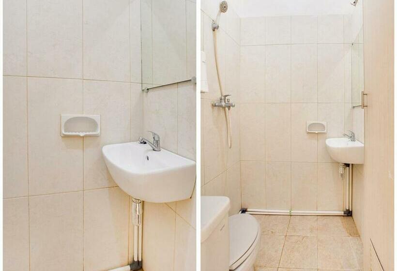 Suite Superior, Reddoorz @  Arimbi Dewi Sartika Baru