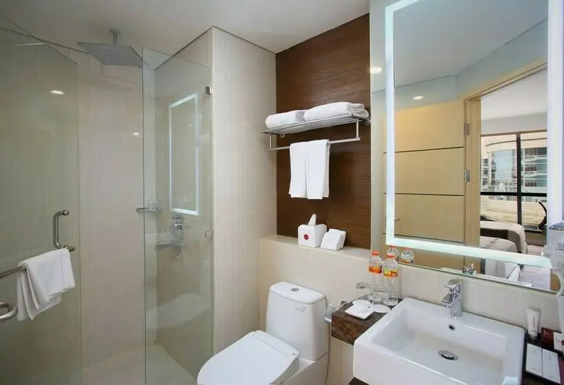 Quarto Deluxe, Grandhika Hotel Semarang