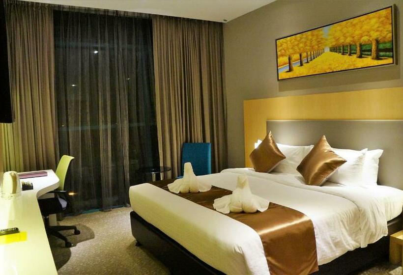 스탠다드 룸 킹사이즈 침대, Greens Hotel & Suites