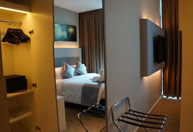 스탠다드 룸, Greens Hotel & Suites