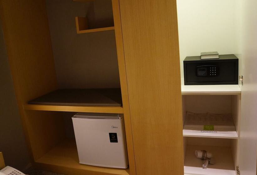 חדר דלוקס, Greens Hotel & Suites