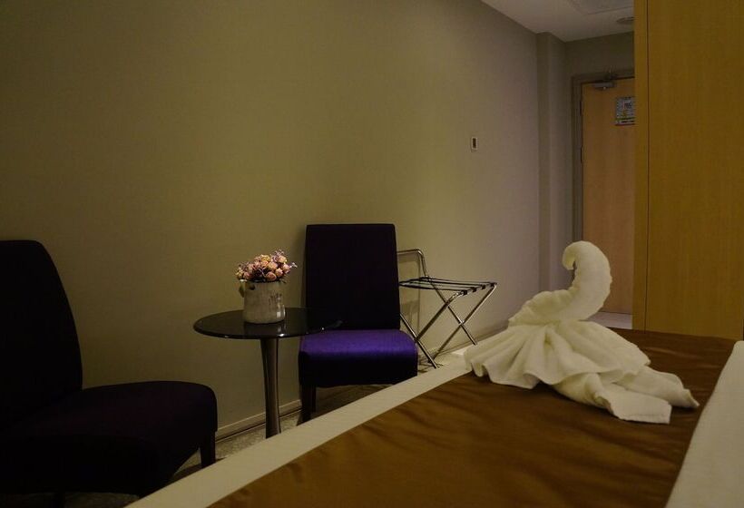 غرفة بريميوم, Greens Hotel & Suites