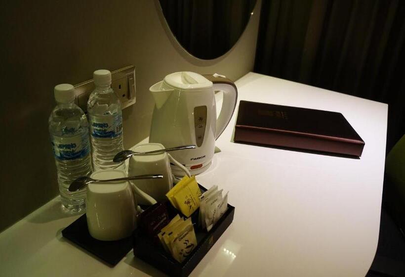 غرفة ديلوكس, Greens Hotel & Suites