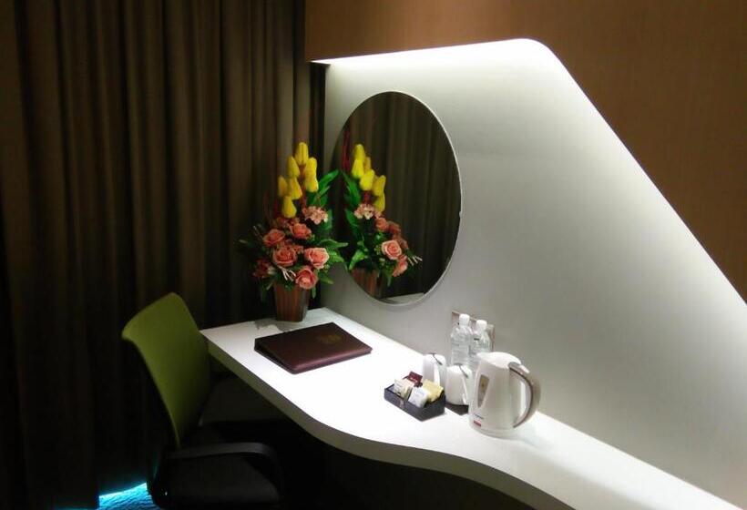 غرفة بريميوم, Greens Hotel & Suites