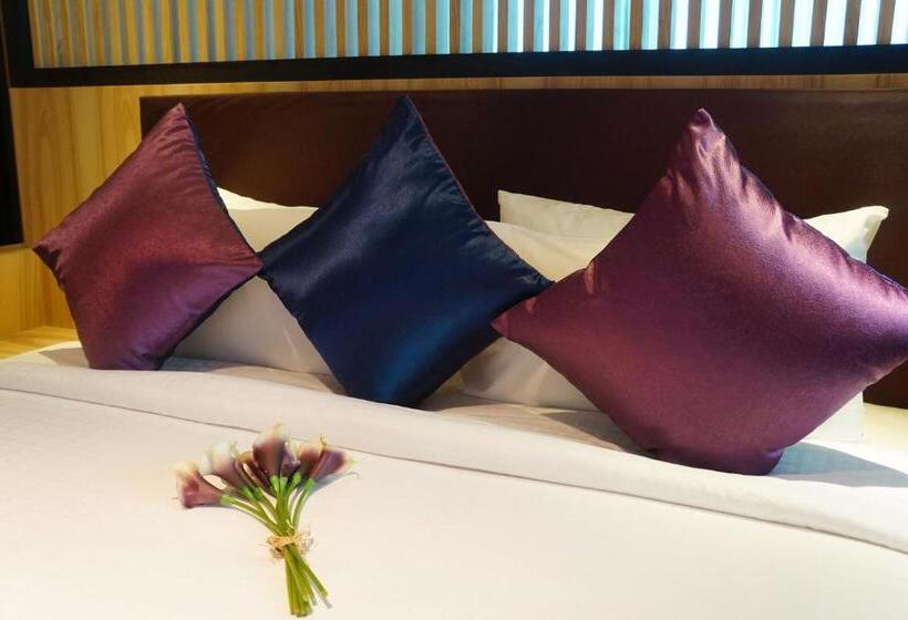 جناح, Greens Hotel & Suites