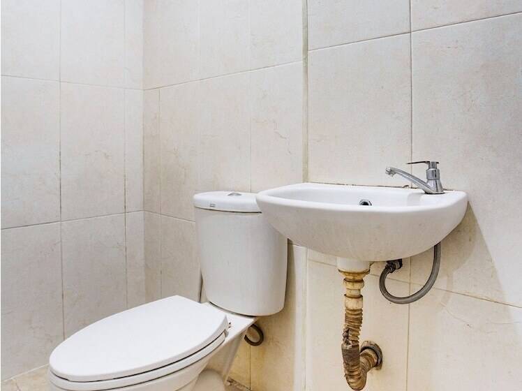 Habitació Estàndard, Reddoorz @  Arimbi Dewi Sartika Baru